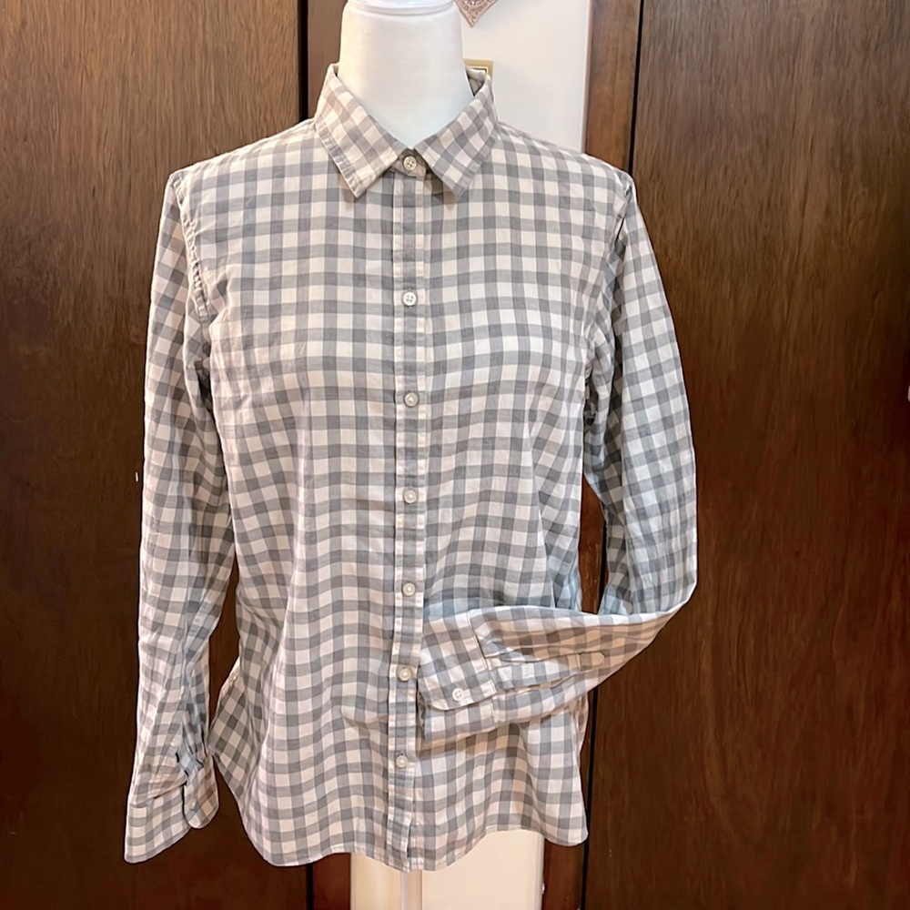 Banana Republic Women’s Large Grey/white checked Fitted Flannel shirt